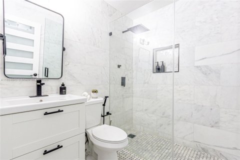 House in Miami, Florida 3 bedrooms, 107.21 sq.m. № 1816373 - photo 20