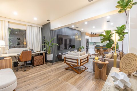 House in Miami, Florida 3 bedrooms, 107.21 sq.m. № 1816373 - photo 8