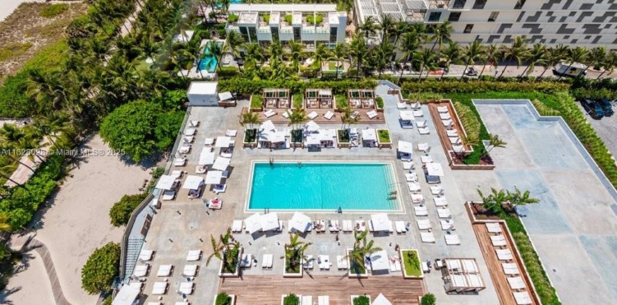 Condominio en Miami Beach, Florida, 2 dormitorios № 1799145