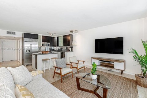 Condo in Miami Beach, Florida, 1 bedroom  № 1799145 - photo 7