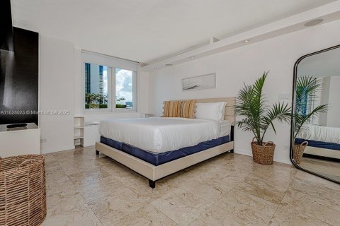 Condo in Miami Beach, Florida, 1 bedroom  № 1799145 - photo 12