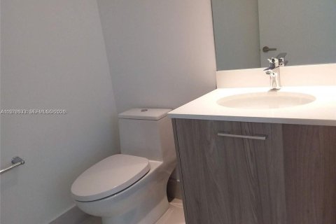 Condo in Miami, Florida, 1 bedroom  № 2044469 - photo 10