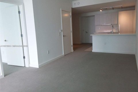 Condo in Miami, Florida, 1 bedroom  № 2044469 - photo 15