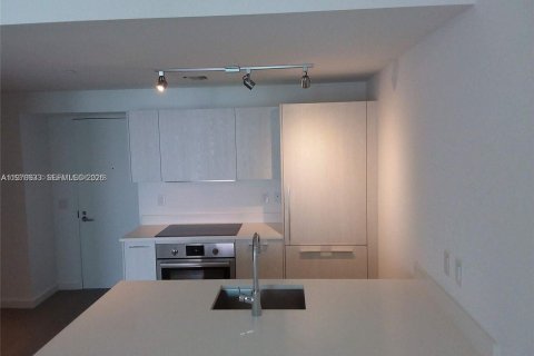 Condo in Miami, Florida, 1 bedroom  № 2044469 - photo 13