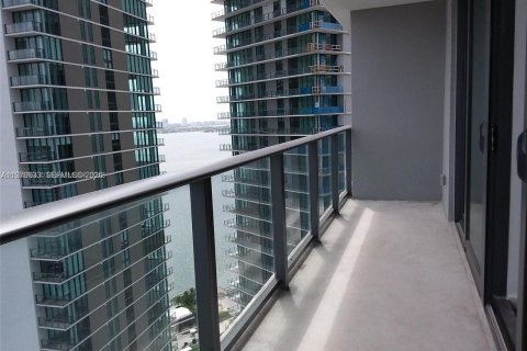 Condo in Miami, Florida, 1 bedroom  № 2044469 - photo 4