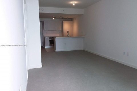 Condo in Miami, Florida, 1 bedroom  № 2044469 - photo 16