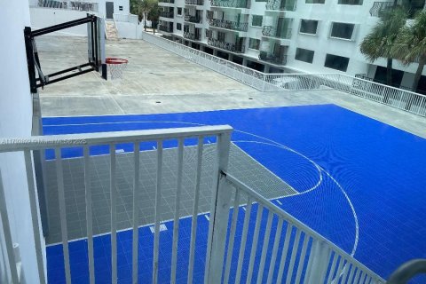 Condo in Miami Beach, Florida, 2 bedrooms  № 1697235 - photo 14