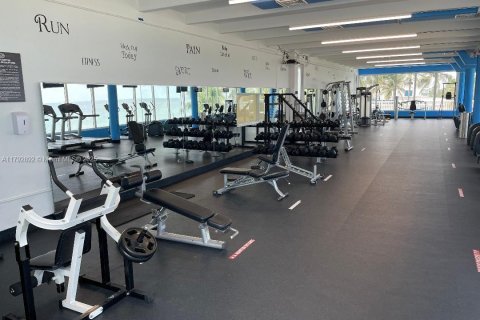 Condo in Miami Beach, Florida, 2 bedrooms  № 1697235 - photo 15