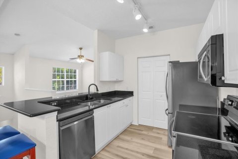 Condo in Altamonte Springs, Florida, 3 bedrooms  № 2101728 - photo 10