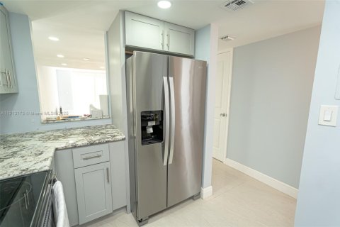 Adosado en alquiler en Hialeah, Florida, 3 dormitorios, 121.14 m2 № 1968482 - foto 24