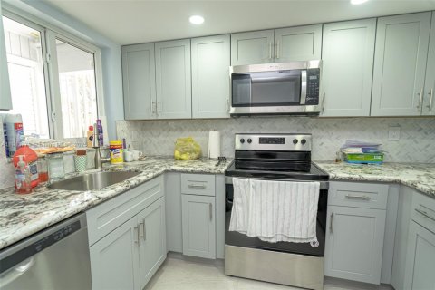 Adosado en alquiler en Hialeah, Florida, 3 dormitorios, 121.14 m2 № 1968482 - foto 22