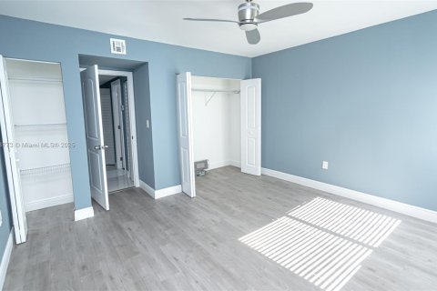 Adosado en alquiler en Hialeah, Florida, 3 dormitorios, 121.14 m2 № 1968482 - foto 14