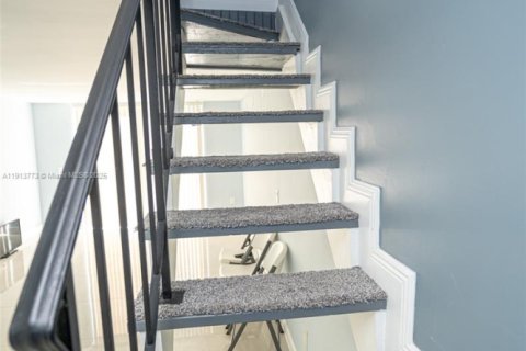 Adosado en alquiler en Hialeah, Florida, 3 dormitorios, 121.14 m2 № 1968482 - foto 18