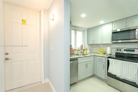 Adosado en alquiler en Hialeah, Florida, 3 dormitorios, 121.14 m2 № 1968482 - foto 25