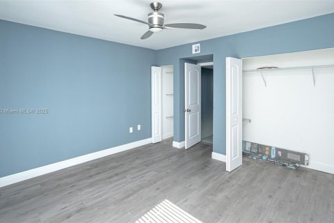 Adosado en alquiler en Hialeah, Florida, 3 dormitorios, 121.14 m2 № 1968482 - foto 17