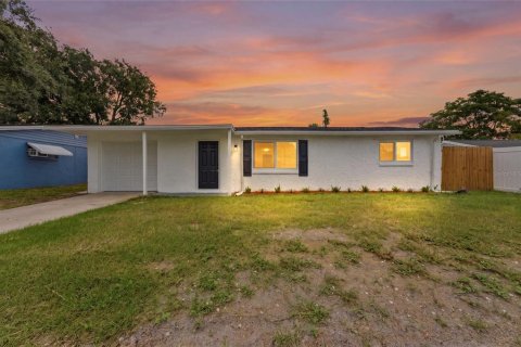 Villa ou maison à Holiday, Floride 3 chambres, 95.5 m2 № 2284735