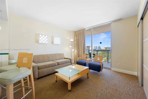 Condo in Sunny Isles Beach, Florida, 1 bedroom  № 1867496 - photo 3