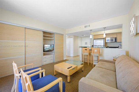 Condo in Sunny Isles Beach, Florida, 1 bedroom  № 1867496 - photo 5