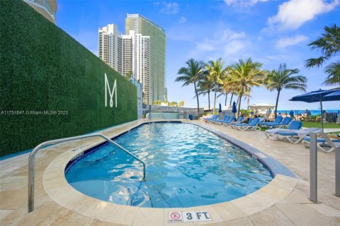 Condo in Sunny Isles Beach, Florida, 1 bedroom  № 1867496 - photo 26