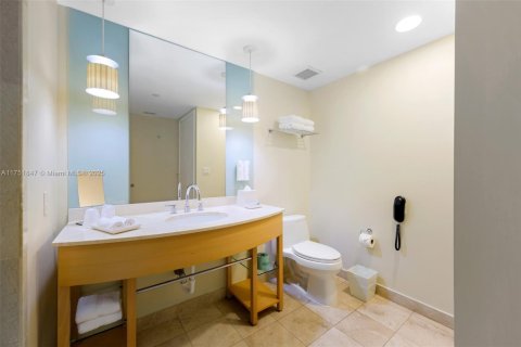Condo in Sunny Isles Beach, Florida, 1 bedroom  № 1867496 - photo 13