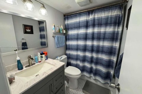 Купить кондоминиум в Пемброк-Пайнс, Флорида 2 спальни, 91.04м2, № 2014774 - фото 10