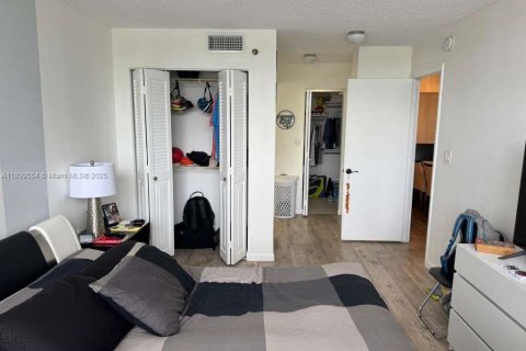 Купить кондоминиум в Пемброк-Пайнс, Флорида 2 спальни, 91.04м2, № 2014774 - фото 7