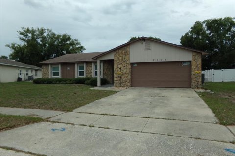 House in Winter Park, Florida 4 bedrooms, 150.87 sq.m. № 2208940