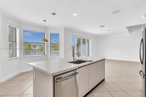 Villa ou maison à louer à Pembroke Pines, Floride: 4 chambres, 231.14 m2 № 2079978 - photo 29