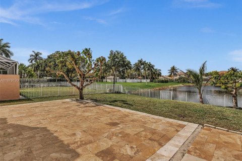 Villa ou maison à louer à Pembroke Pines, Floride: 4 chambres, 231.14 m2 № 2079978 - photo 23