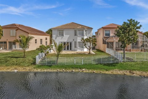 Villa ou maison à louer à Pembroke Pines, Floride: 4 chambres, 231.14 m2 № 2079978 - photo 21