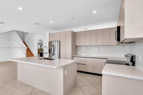 Villa ou maison à louer à Pembroke Pines, Floride: 4 chambres, 231.14 m2 № 2079978 - photo 28