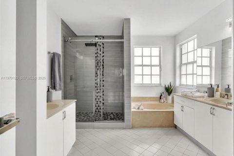 Villa ou maison à louer à Pembroke Pines, Floride: 4 chambres, 231.14 m2 № 2079978 - photo 10