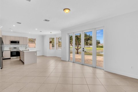 Villa ou maison à louer à Pembroke Pines, Floride: 4 chambres, 231.14 m2 № 2079978 - photo 18