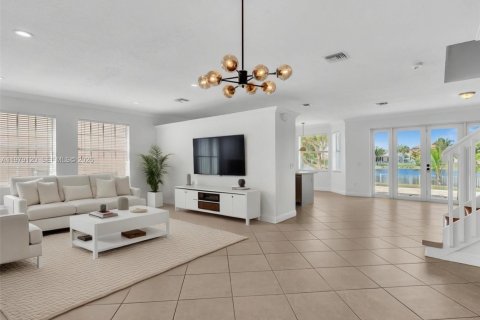 Villa ou maison à louer à Pembroke Pines, Floride: 4 chambres, 231.14 m2 № 2079978 - photo 4