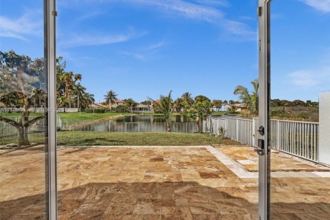 Villa ou maison à louer à Pembroke Pines, Floride: 4 chambres, 231.14 m2 № 2079978 - photo 20