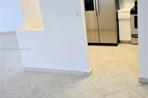 Купить кондоминиум в Авентура, Флорида 1 спальня, 102.56м2, № 1715574 - фото 1