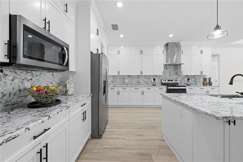 Casa en venta en Weeki Wachee, Florida, 4 dormitorios, 313.82 m2 № 2206472 - foto 18