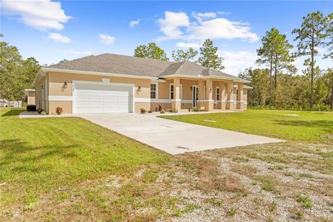 Casa en venta en Weeki Wachee, Florida, 4 dormitorios, 313.82 m2 № 2206472 - foto 3