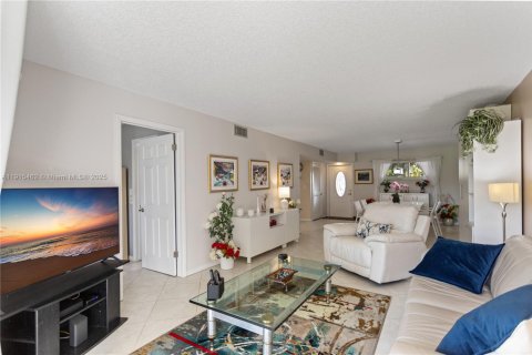 Купить кондоминиум в Пемброк-Пайнс, Флорида 1 спальня, 83.61м2, № 1971606 - фото 17