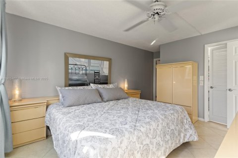 Купить кондоминиум в Пемброк-Пайнс, Флорида 1 спальня, 83.61м2, № 1971606 - фото 27