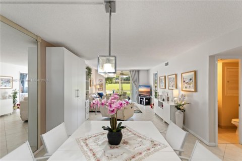 Купить кондоминиум в Пемброк-Пайнс, Флорида 1 спальня, 83.61м2, № 1971606 - фото 13