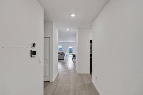 Купить виллу или дом в Майами, Флорида 3 спальни, 161.28м2, № 1684336 - фото 8