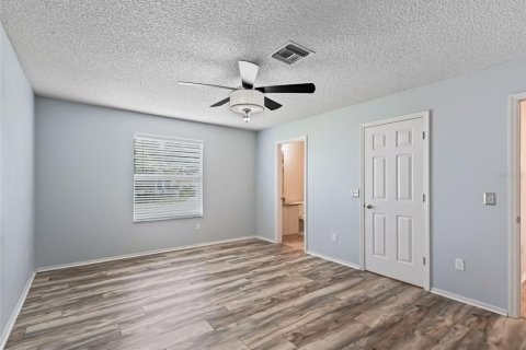 House in The Villages, Florida 2 bedrooms, 104.14 sq.m. № 1831793 - photo 18