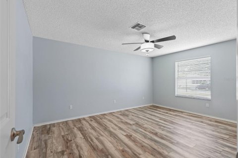 House in The Villages, Florida 2 bedrooms, 104.14 sq.m. № 1831793 - photo 16