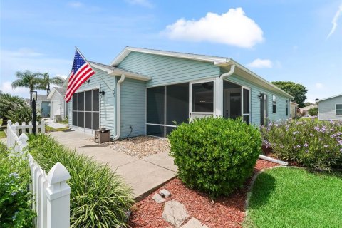 House in The Villages, Florida 2 bedrooms, 104.14 sq.m. № 1831793 - photo 3