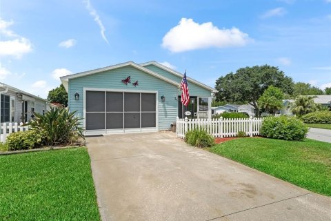 House in The Villages, Florida 2 bedrooms, 104.14 sq.m. № 1831793 - photo 2