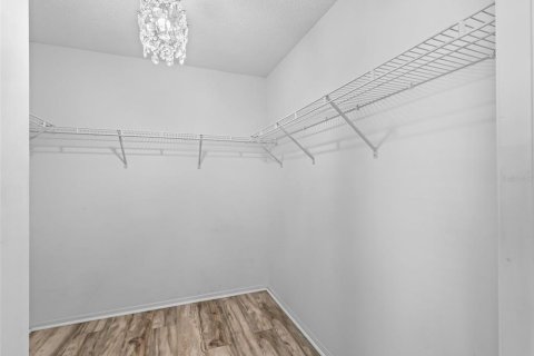 House in The Villages, Florida 2 bedrooms, 104.14 sq.m. № 1831793 - photo 19