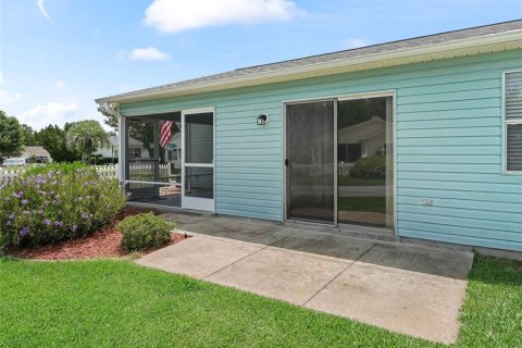 House in The Villages, Florida 2 bedrooms, 104.14 sq.m. № 1831793 - photo 4