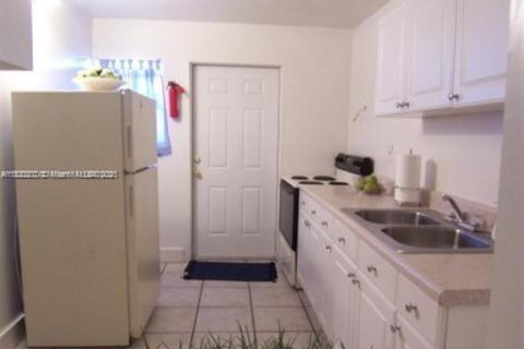 Commercial property in Fort Lauderdale, Florida 475.38 sq.m. № 1809287 - photo 2