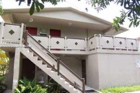 Commercial property in Fort Lauderdale, Florida 475.38 sq.m. № 1809287 - photo 1